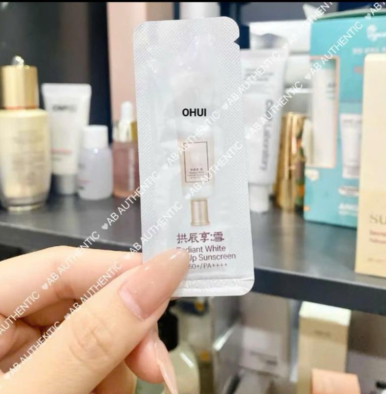 Combo 30 gói sample Kem chống nắng sáng da W Radiant White  up sunscreen 1ml
