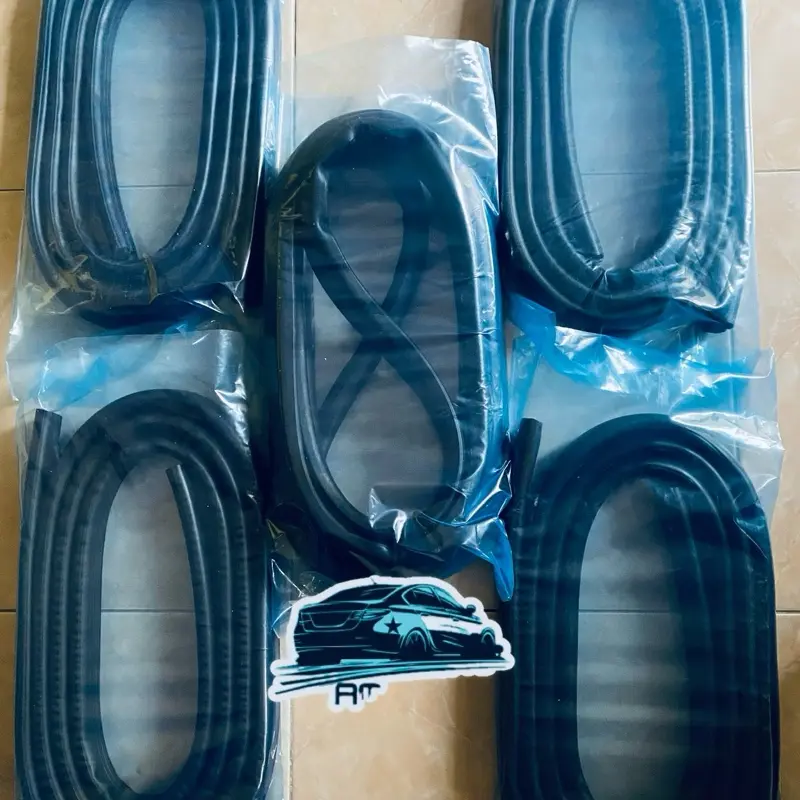 ￼KARET BALON PEREDAM PINTU FULL SET SUZUKI ERTIGA THN 2012_2024 ORIGINAL UNTUK 5 PINTU