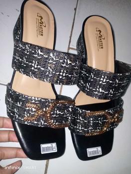 Product Review of Sultan Shoes | Sendal Hak Tahu 5 cm Wanita Flat Slop Tali Kokop Kekinian Aksesoris Gesper Rantai D | Sandal High Heel 5cm CasuaL from v**i 3