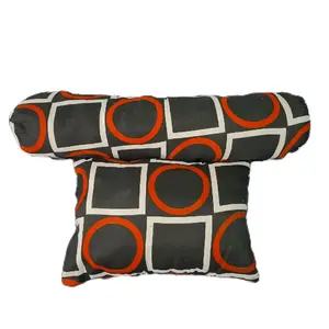 Bantal Guling Kapas Premium dengan Desain Kotak-Kotak Merah dan Hitam untuk Kenyamanan Tidur Anda