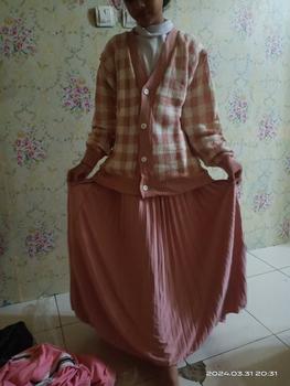 Product Review of 4in1 Setelan lengkap Yeji Cardi ( Cardi + Rok + Hijab ) Outfit Rajut Korean Style from B**m 0