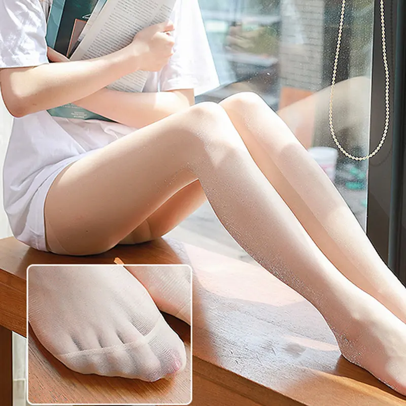Pearlescent Silk Stockings, Tất thể thao mỏng 0