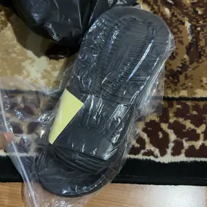 embos icarus - sandal slop black pria 39-44 slip on sendal karet anti slip tahan air upper lock system Pantai Shoes