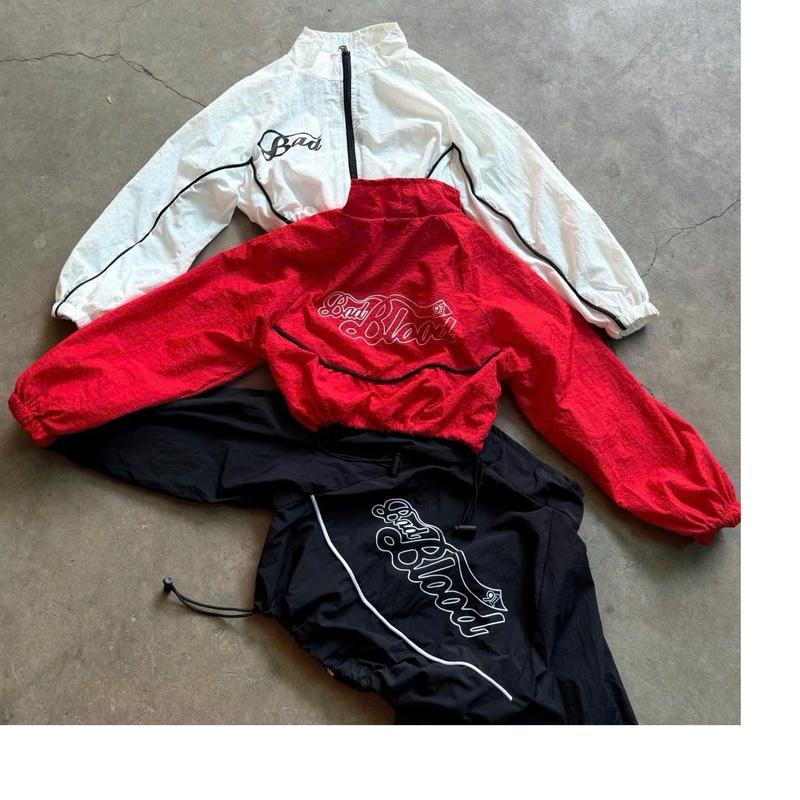 MỘC BABY STORE-A2 Áo Khoác Dù Phom Croptop cho Bé Gái Cá Tính năng động ba màu đen trắng đỏ Chất Liệu Gió Nhăn Hai Lớp Xịn Xò Phù Hợp Cho Bé 10-35kg Chống Nắng Hoặc Giữ Ấm Hiệu Quả