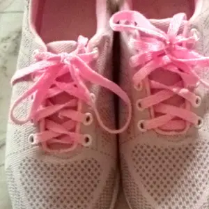 SNEAKERS PRIA WANITA NEW RUNNING SIZE 37-40 PRODUCT TRENDI - Sepatu Running Sekolah Casual Sport Olahraga Pria Wanita Kerja