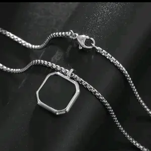 kalung titanium model rolo dengan liontin permata hitam untuk pria dan wanita aksesoris elegan dan mewah