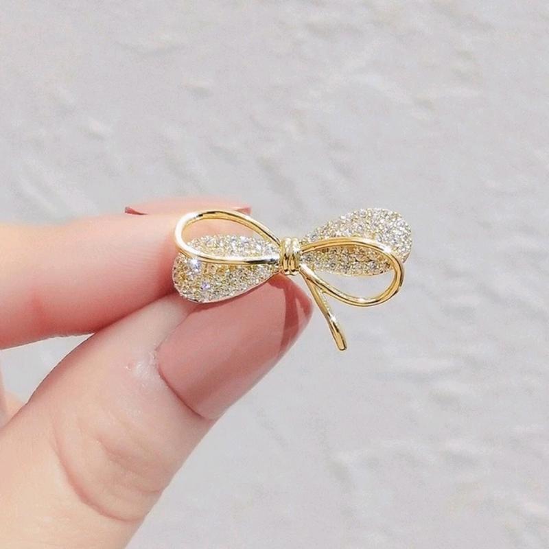 Bros Dagu Mini Pita Kecil Aloy Gold 2x1.5cm - Elegan dan Menarik 5