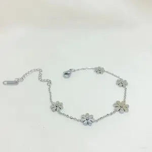 Gelang Titanium Wanita Bunga Daisy Mewah Elegan Aksesoris Tangan Antikarat Bracelets Hadiah Perempuan Couple