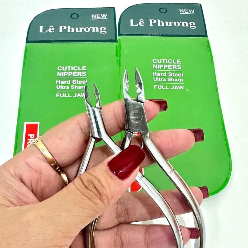 1 Bộ 2 kềm : 1 cắt da bán nguyệt trắng kem nhat da và 1 cắt móng thép kềm làm nail