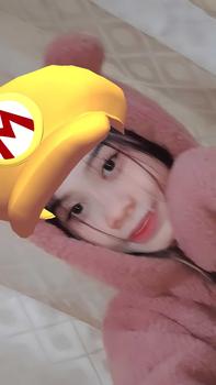 Product Review of Sweater Hoodie Crope V Bear Sherpa Bulu Domba Fit Wanita Tebal Oversize Cream from w**🫧 2