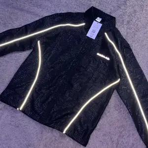 AETN - Kemeja Batik Embos Series Black Reflektif Menyala Hitam Basic