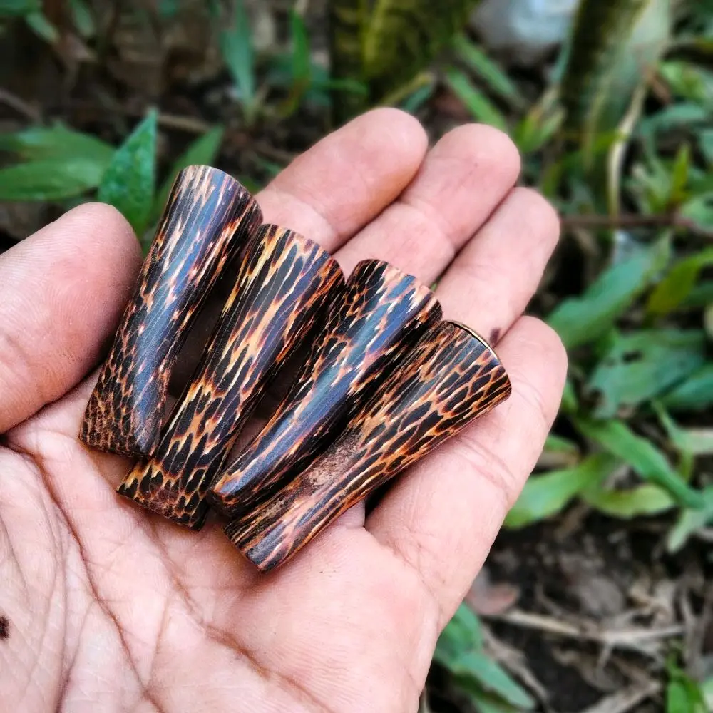 Kerajinan Tangan Galih Kayu Liwung Panjang 6cm - Handmade Craftsmanship