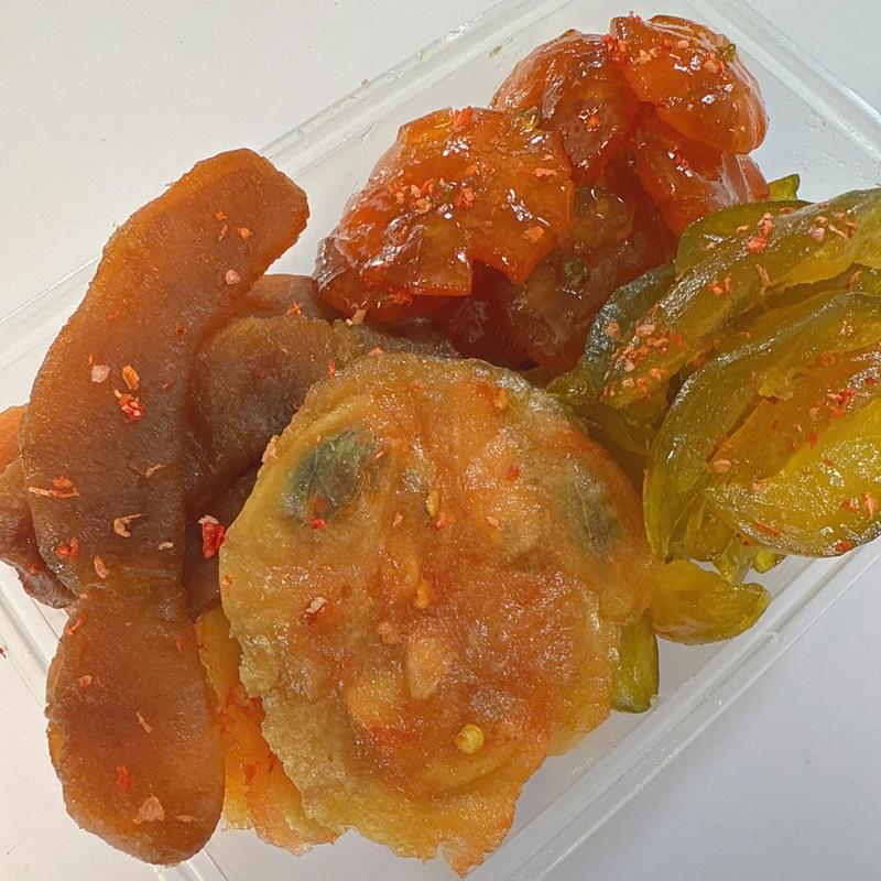 Laman Food - Bộ 4 Món Sấy Muối Ớt Me Mãng Cầu Tắc Cóc Ômai Hộp 300g Tặng Muối Ăn Vặt Laman Food