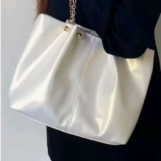 Stylish Big Capacity Shoulder Bag - Fashionable Korean Design