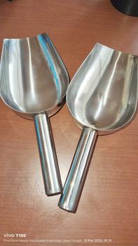 Product Review of Sendok Skop Es Batu Stainless Tebal/Sekop Es/Sekop Beras Stainless 8 inch 9 inch Alat Buah Dapur Peralatan Steel Kitchenware from M**. P**i (**a 0