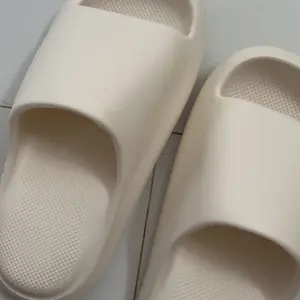 【 Produk Viral POSE 】POSE Cloud Bounce Cat Paw Sandal  Anti Selip  Nyaman  Elastis  Materi EVA  Cocok untuk Aktivitas di Dalam dan Luar Unisex Home Living 2025 5819