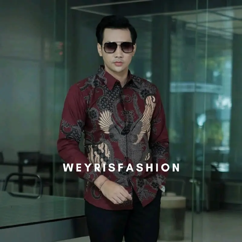 Couple Sweet Burgundy | Batik Couple Ayah dan Anak Laki-laki Kemeja Couple Keluarga Batik Weyrisfashion 1