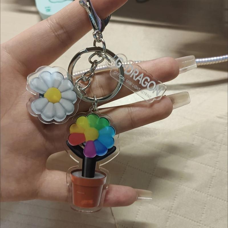 Product Introduction of LL'S | GD Lightstick and Keychain Accessory Pop-up Event, featuring Acrylic Cheering Lights, Keychain Accessories, and Official Merchandise available offline. 8