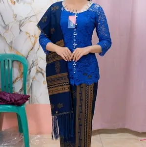 satu set kebaya lengkap cantik dan mewah