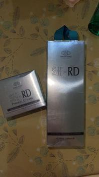Product Review of SHRD Red Ginseng Shampoo 200ml | Untuk Mengurangi Rambut Rontok dan tipis from T**a A**a T**w 0