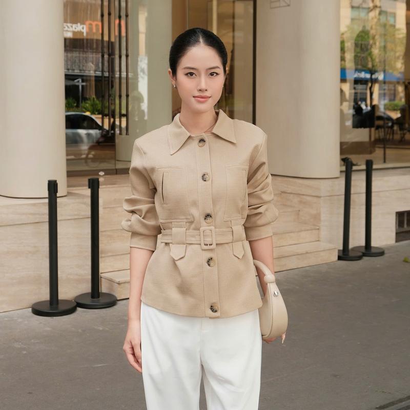 BEIGIE BELTS JACKET - Áo khoác kiểu sơ mi tối giản cho Nữ SHEMODA phong cách trẻ trung thanh lịch