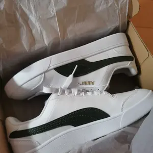 [HOT PRODUCT] PUMA PUMA Shuffle Sneakers White-Myrtle-Vapor Gray-Gold