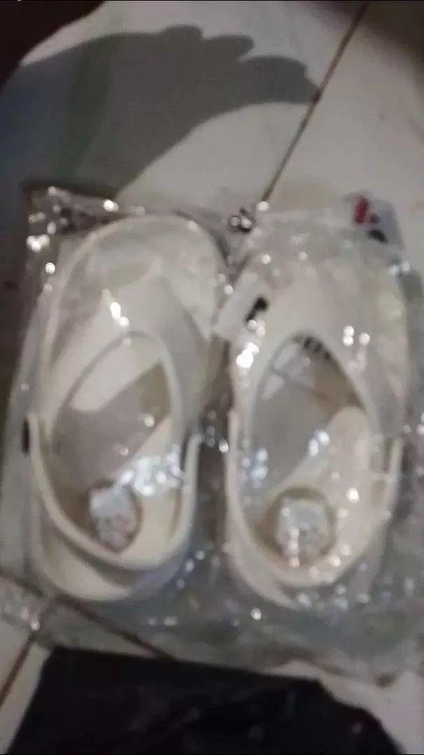 New Sandal santai Bunyi Citcit Sandal Jepit Karet Anak Laki-Laki Perempuan Flip Flops Anti Selip Size 20-25【COD】