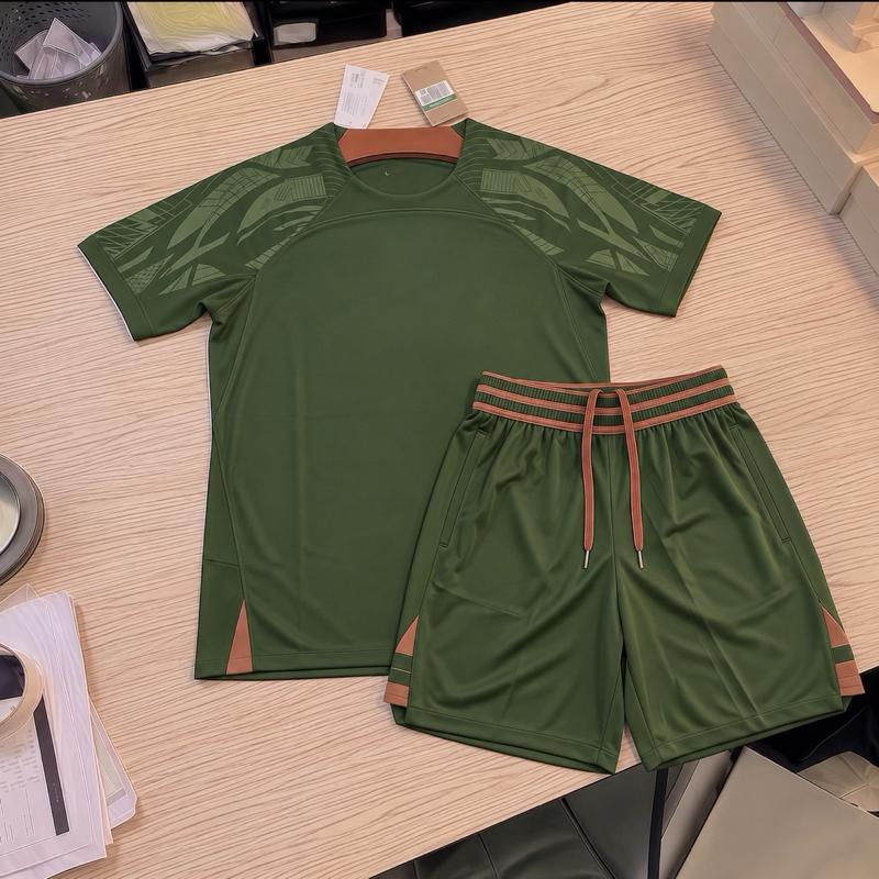 Áo Thun Nam Màu Xanh Lá & Quần Shorts Thể Thao Phong Cách Hiện Đại Cho Nam
