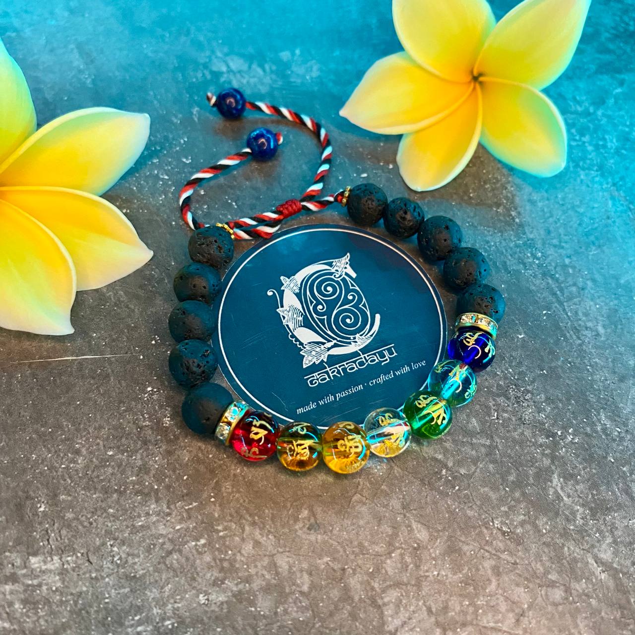 Gelang Tridatu 7 Cakra Nirwana dengan Kristal Tibet Mantra dan Batu Lava