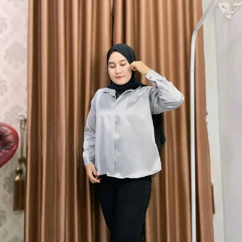 Satin Blouse V-neck  Top Baju Atasan  Wanita Formal Satin Top Kantor Blouse Kerah  Kemeja  Kerja Wanita Tangan Panjang Mewah Nyaman Kancing 0