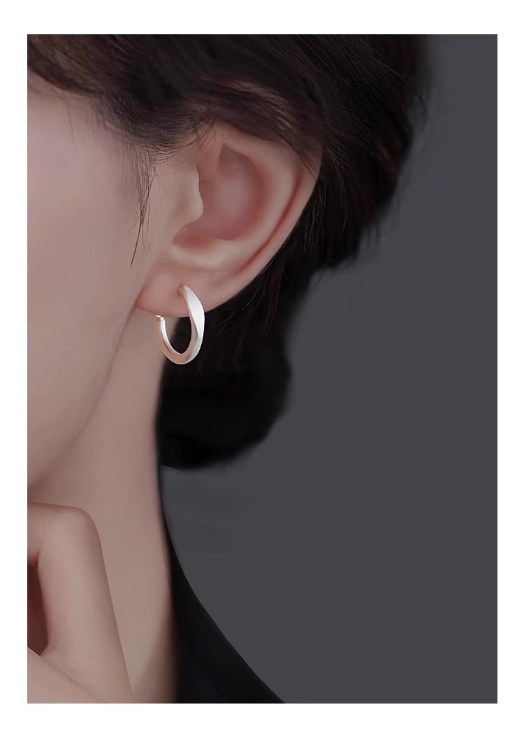 Product Introduction of 925 Sterling Silver Small Hoop Earrings Delicate Birthday Gift for Women Girls 1