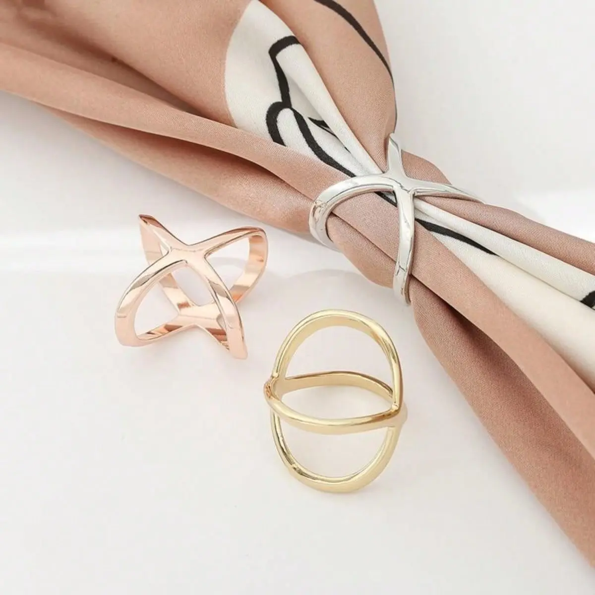 1 piece of creative X-shaped multifunctional shawl scarf, silk scarf buckle, casual hollow out smooth alloy clothes to wear with decorative brooch