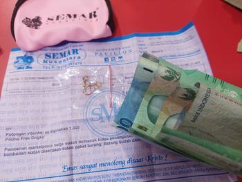Product Review of Anting Emas Delvia Flower Gold 10K Semar Nusantara from l**a 0