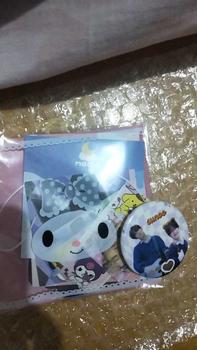 Product Review of kpop pin peniti (dapet pc + freebies) from a**a 0