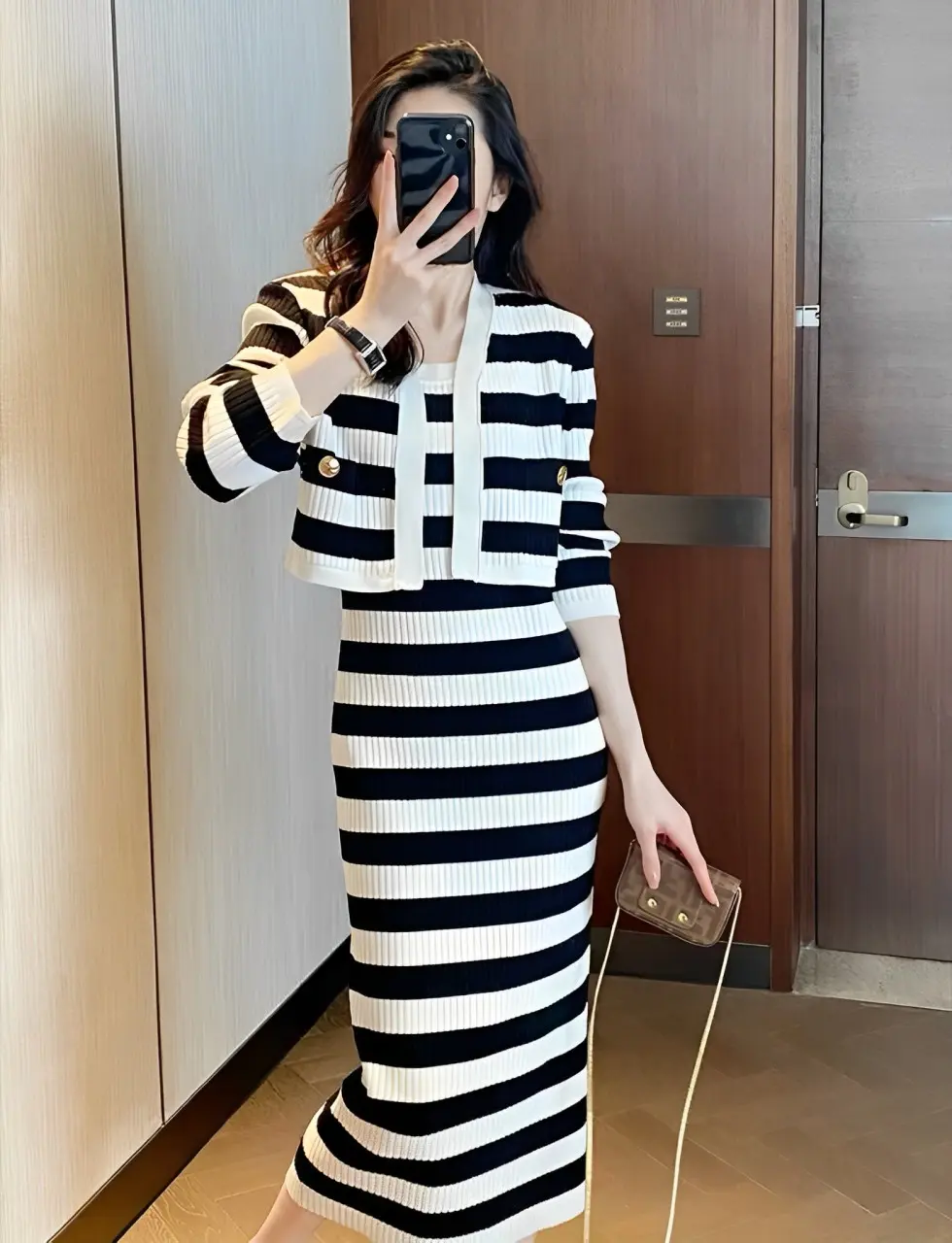 RO Set Rajut Hyena Ld 100 - 110 cm P 40 cm - Ld 90 - 100 cm P 110 cm B 350 gr Cotton Polyester #4515