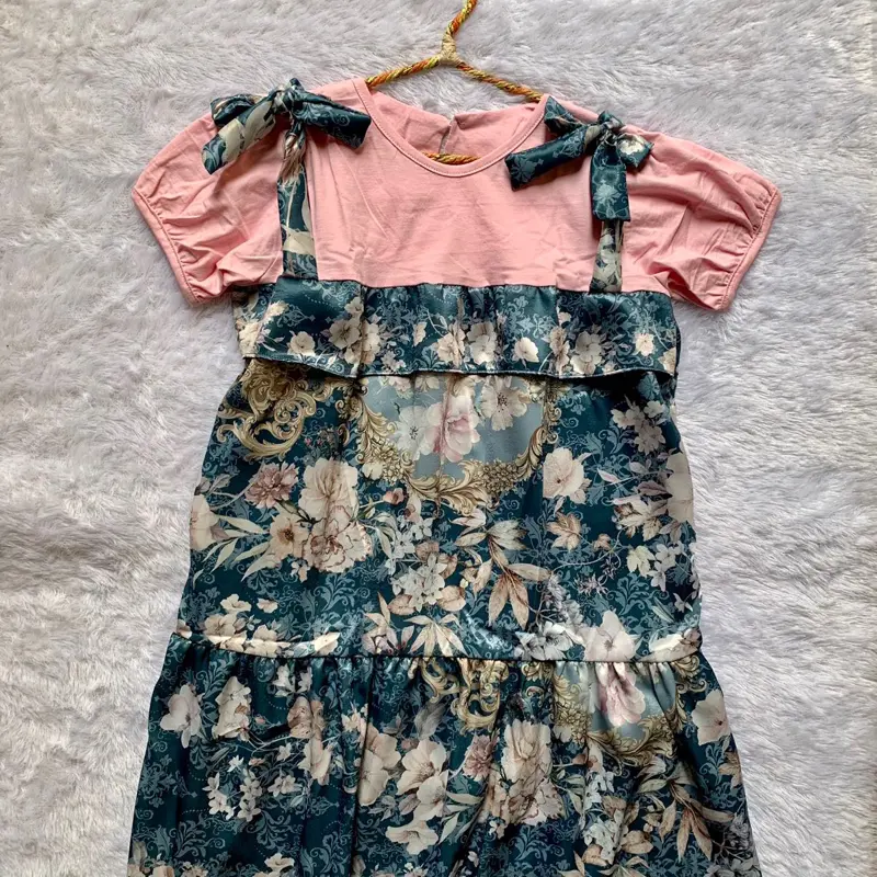 CIARA DRESS - bahan bagian atasan nya combed 24s ,bagian bawahnya dari Armany silky.