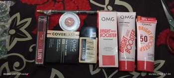 Product Review of OMG Oh My Glow - Bright Booster Glow Kit Paket Perawatan Wajah untuk Kulit Tampak Glowing, Mencerahkan, Tampak Sehat, Menjaga Skin Barrier, Mengandung Niacinamide , Peptide, Vitamin C - Sabun Pembersih Wajah, Moisturizer, Sunscreen from I**2 0
