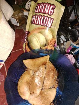 Product Review of 1 Pack Cireng Mercon Umafood Isi Ayam Suwir Pedas / Jando Pedas / Usus Pedas / Ati Pedas / Keju from s**o o**r 1