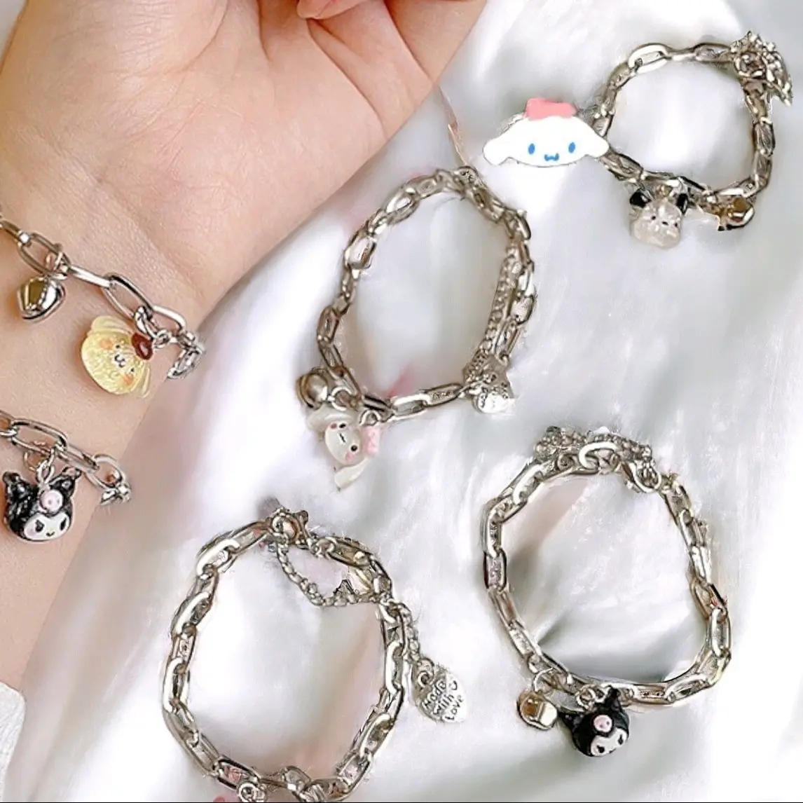 Gelang Sanrio Lonceng Wanita Keren beli 2 dapat 3. Anti Karat dan Anti Luntur - Bracelets