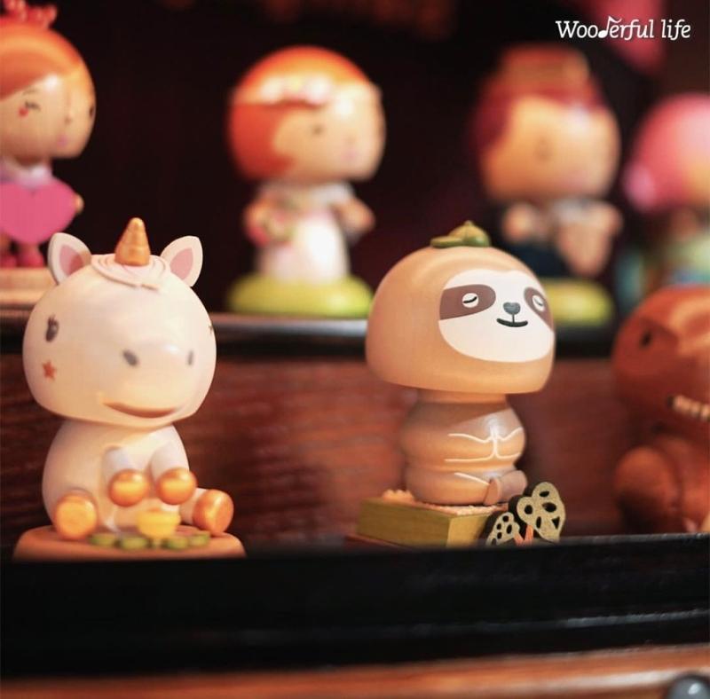 BOBBLE HEAD WOODEN HANDMADE HIASAN KAYU WOODERFUL LIFE 2