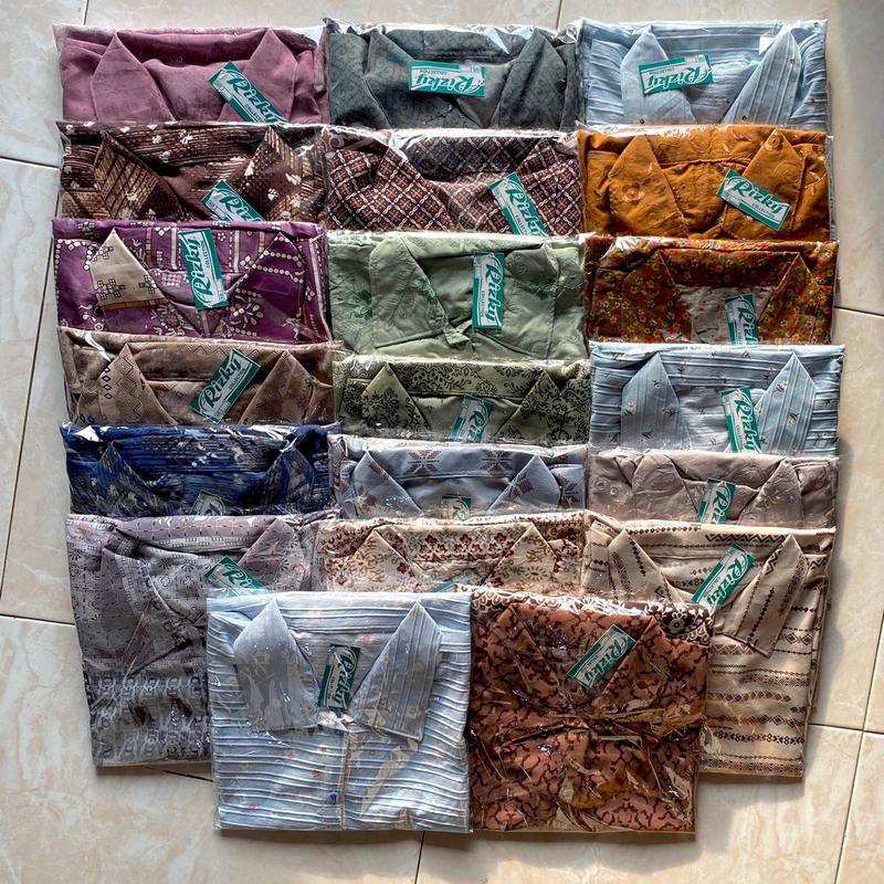 Atasan kemeja polos dan motif (semua warna tanyakan) 1