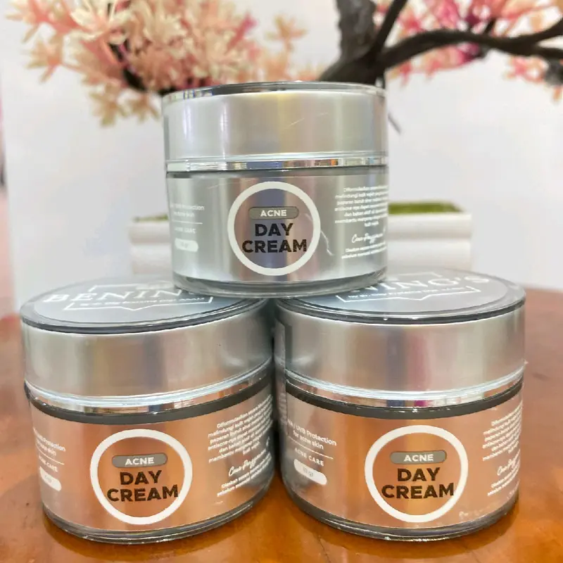 Bening  skincare acne day cream by Dr  oky ( Bening  clinic) Niacinemide 3