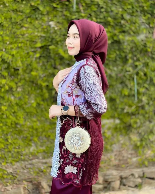 One Set Wanita Kekinian Airis Tulle Gardenia Warna Mix Renda Full Chantily Halus Setelan Inner Outer Rok Cewek Kebaya-Wisuda Modern Outfit Kondangan Wanita Terbaru Atasan Baju Panjang Muslim Putih Variasi Rempel Bawahan Lilit Jilbab Gamis 2