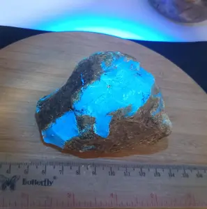 Batu Amber Rough / Raw , Blue UV reactive  (32)