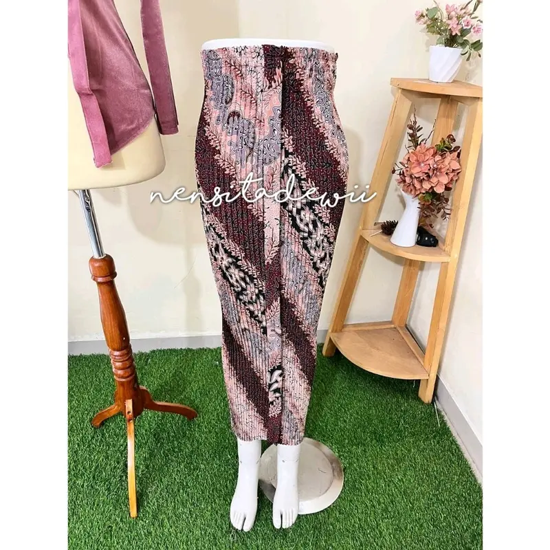 [1 Set, Rosegold] Kebaya Kutubaru + Rok Plisket / Motif Lereng Rosegold 3