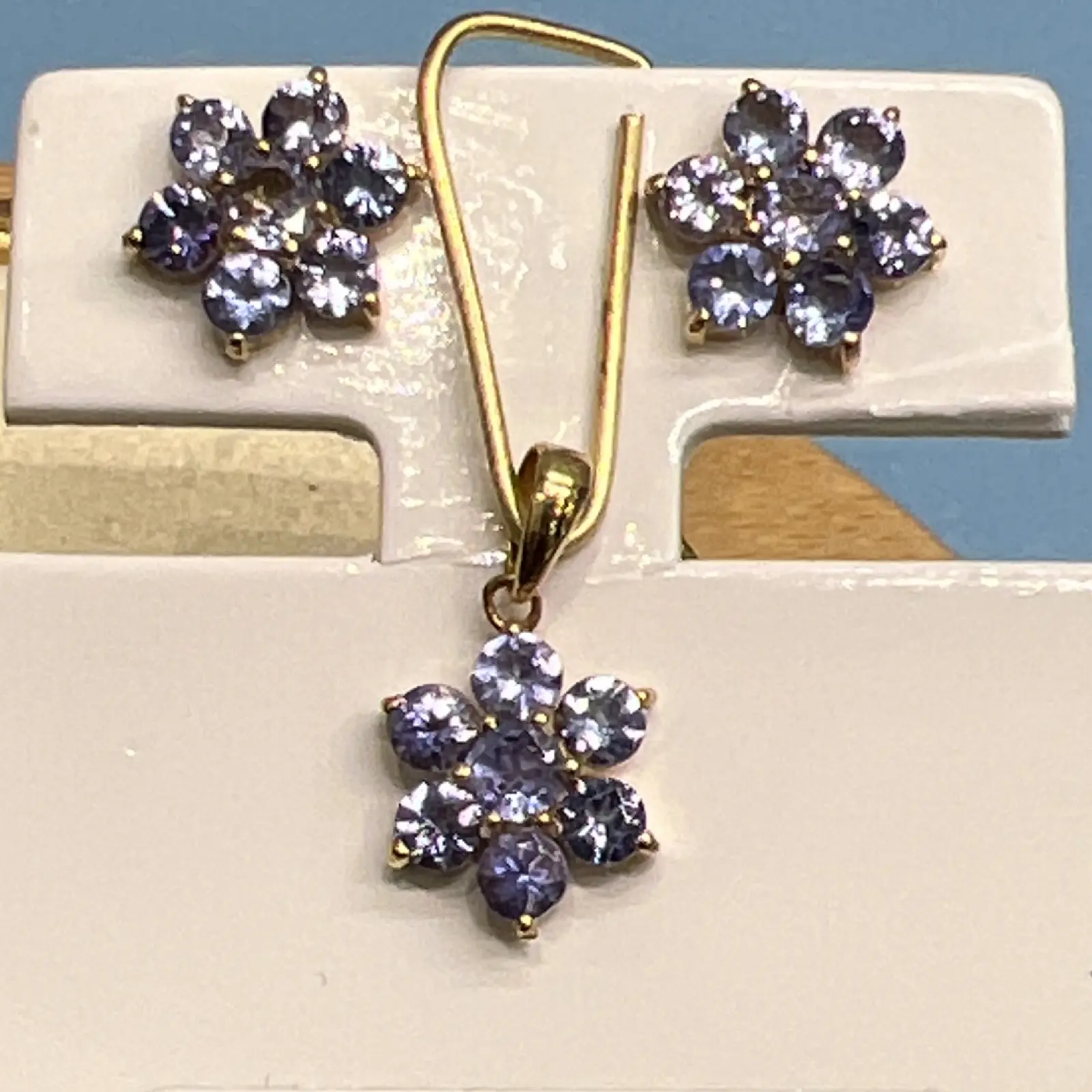 WG297 Asherée 17209941 TANZENITE EARRINGS/PENDANT SET , K18YG 1.298 gms, DIA 0 cts, NET WT 1.6228 gms