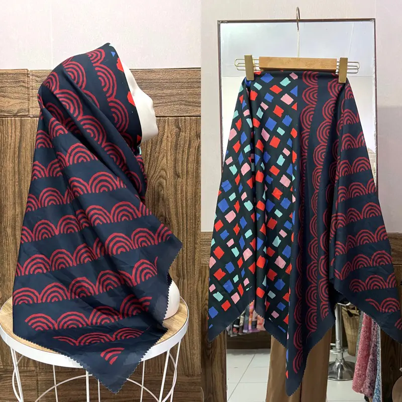 HIJAB VOAL MOTIF SEGI EMPAT KODE BUNGA BURGUNDY 2