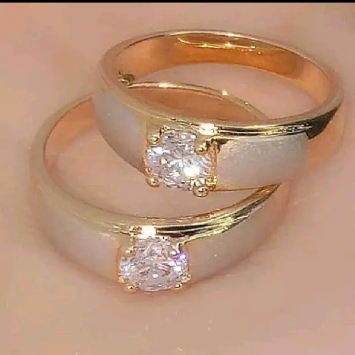 Cincin wanita titanium mata satu paling laris Elegan