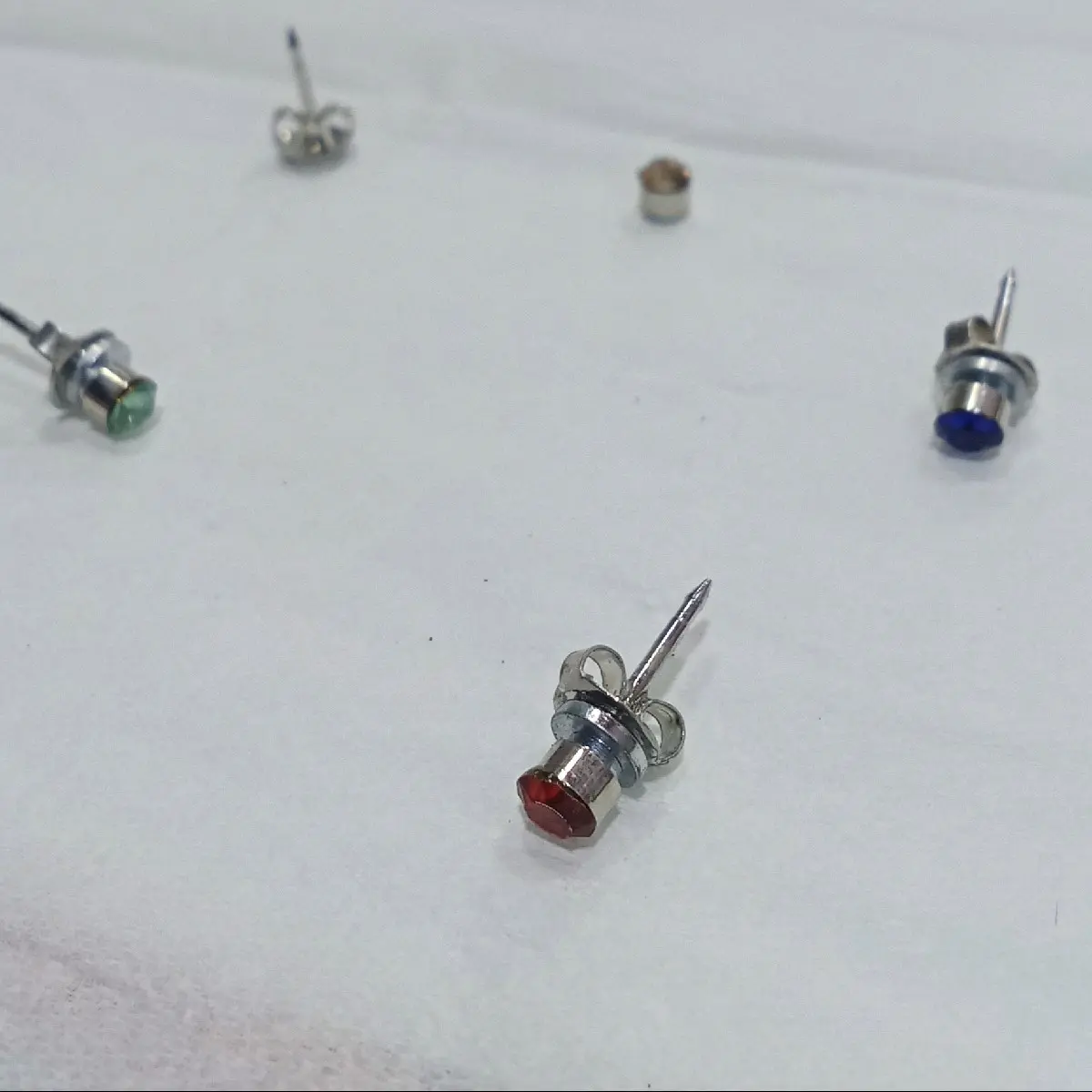 1biji anting magnet warna anting tindik palsu seperti asli warna