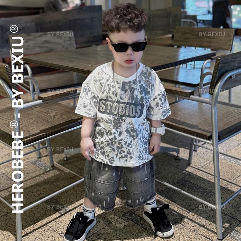 Bộ Đồ Bé Trai Phong Cách, Năng Động STODIOS Gồm Áo Thun Họa Tiết Loang & Quần Short Denim Rách Gấu Cho Bé Từ 9-30Kg By BÉ XÍU